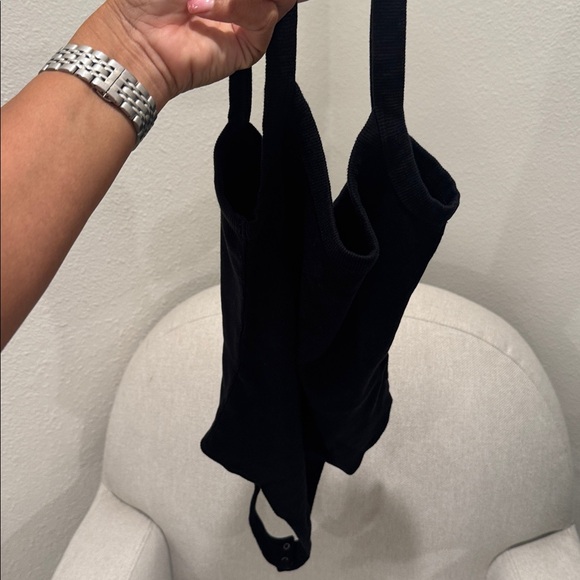 Women’s black Abercrombie and Fitch size medium bodysuit - Picture 5 of 5